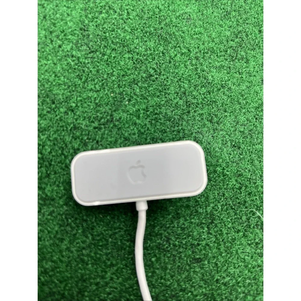 Apple iPod Shuffle 2nd Gen 1GB Pink MP3 Player with Headphone Jack